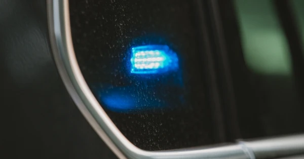 Par bērna iesaistīšanu pornogrāfijā aizturēta māte un vīrietis