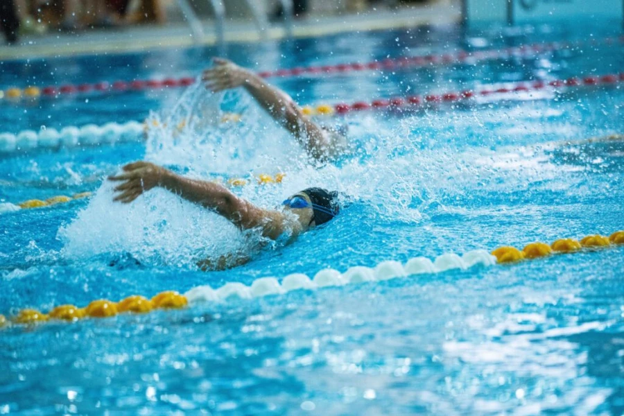 Septiņās Latvijas pilsētās norisināsies „Nakts peldējums 2026”