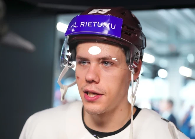 Vilmanis izceļas NHL pārbaudes spēlē ar vārtiem un bullīti