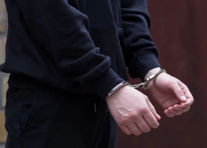 Rēzeknē aizturēts 17 gadus vecs jaunietis par laupīšanu
