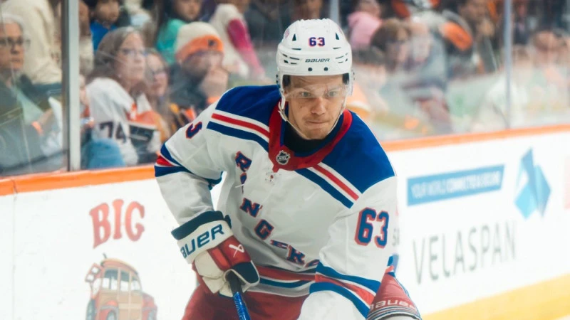 18 gadus vecais Alberts Šmits debitē NHL