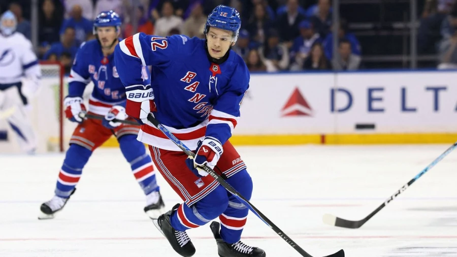 Šmitam +3 un kuriozs mačā, ”Rangers” pārspēj Girgensona ”Lightning”