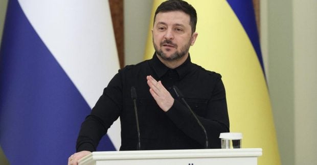 Зеленский исключил отставку и проведение выборов во время войны