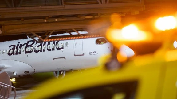 Самолет airBaltic совершил экстренную посадку в Брюсселе