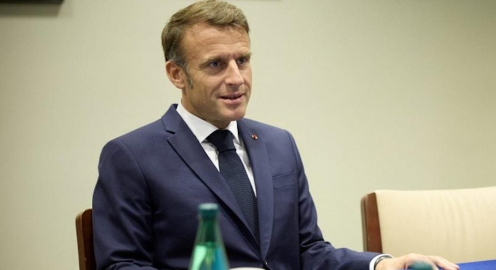 Макрон пообещал ускорить поставки ракет и оружия Украине