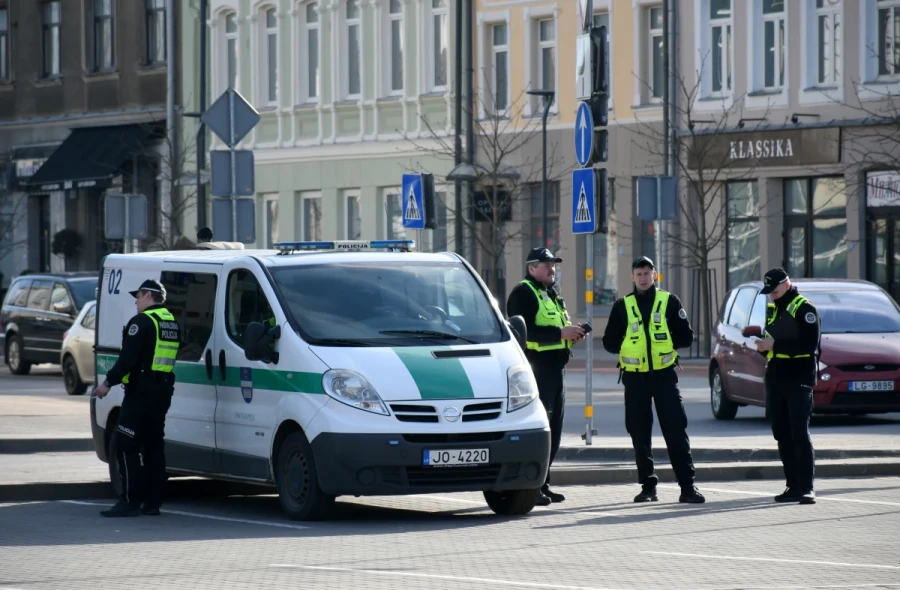 В Рижском регионе задержали восемь человек за наркоторговлю